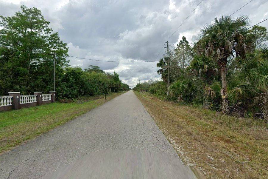Street view exterior, angle 270°